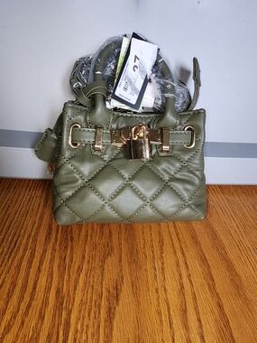 NWT Badgley Mischka Olive Green Quilted Tote